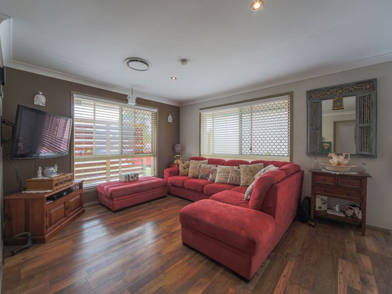 Photo - 9 Trade Winds Drive, Helensvale QLD 4212 - Image 2