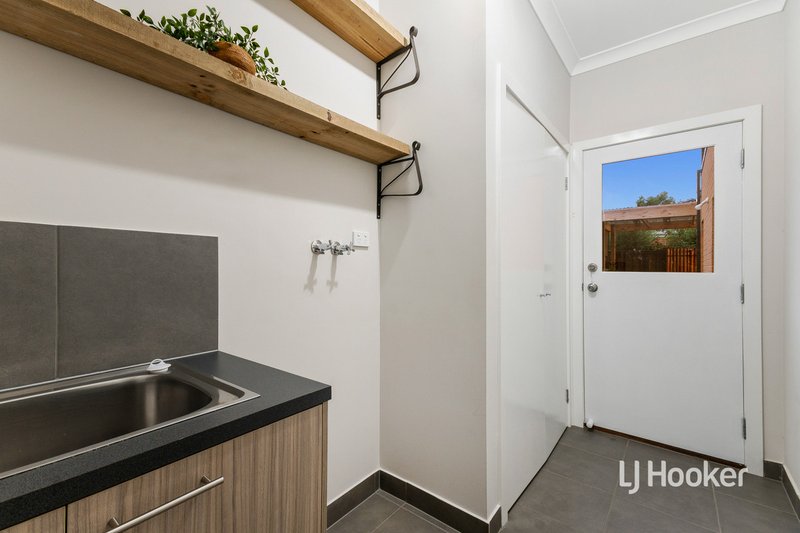 Photo - 9 Treeleaf Avenue, Point Cook VIC 3030 - Image 8