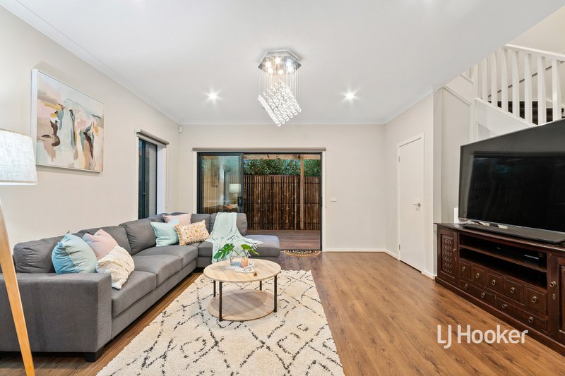 Photo - 9 Treeleaf Avenue, Point Cook VIC 3030 - Image 9