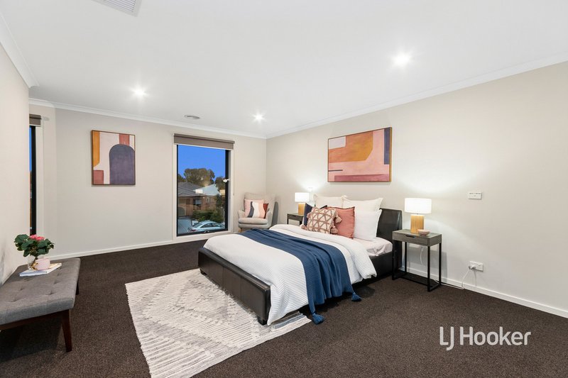 Photo - 9 Treeleaf Avenue, Point Cook VIC 3030 - Image 13