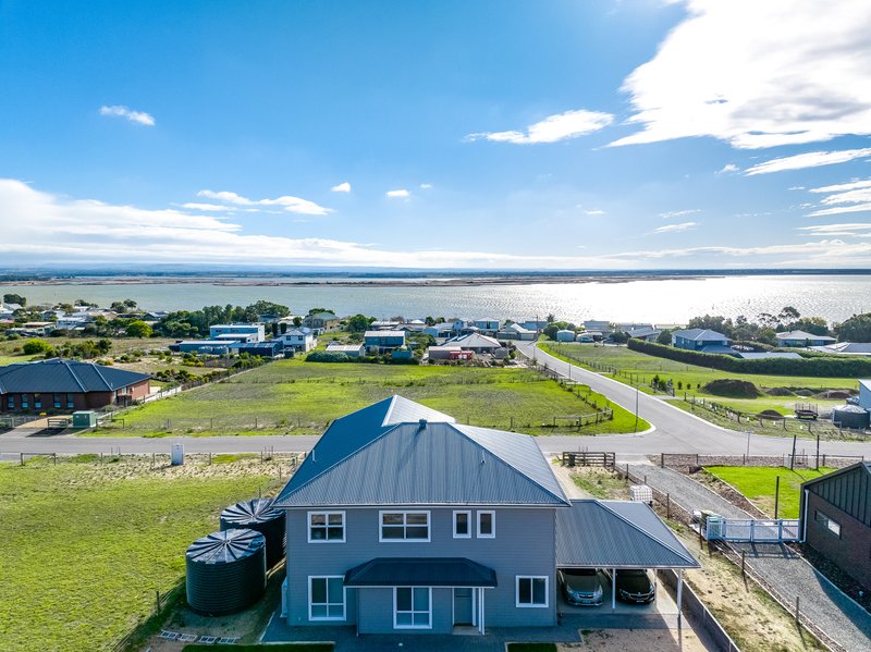 Photo - 9 Tremaine Avenue, Hindmarsh Island SA 5214 - Image 6