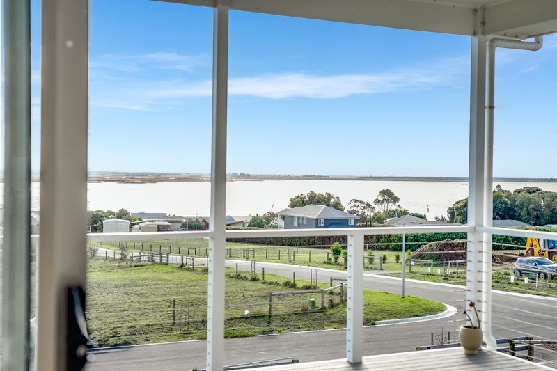 Photo - 9 Tremaine Avenue, Hindmarsh Island SA 5214 - Image 17