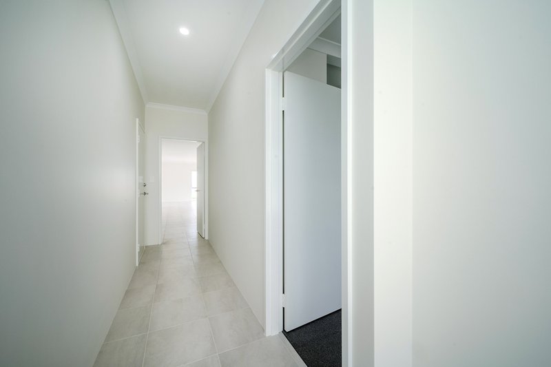 Photo - 9 Trestles Way, Eglinton WA 6034 - Image 2