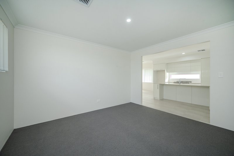 Photo - 9 Trestles Way, Eglinton WA 6034 - Image 10