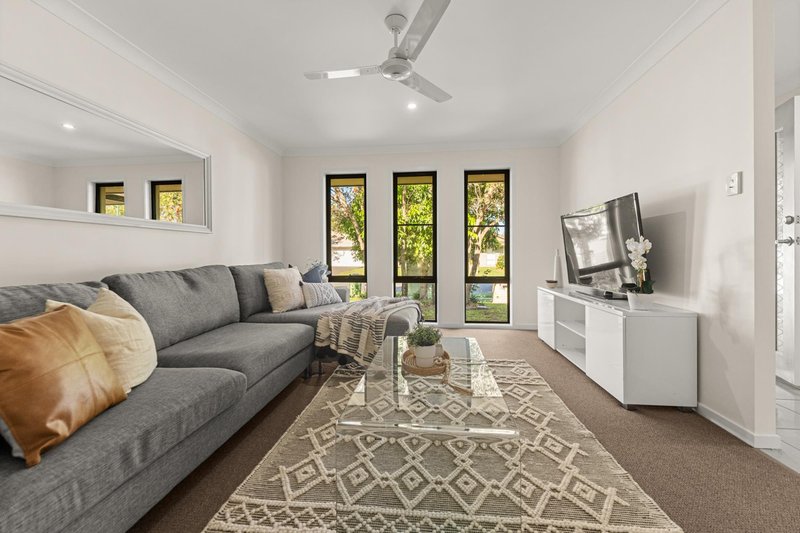 Photo - 9 Tribeca Place, Eagleby QLD 4207 - Image 3