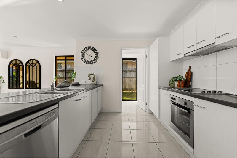 Photo - 9 Tribeca Place, Eagleby QLD 4207 - Image 5