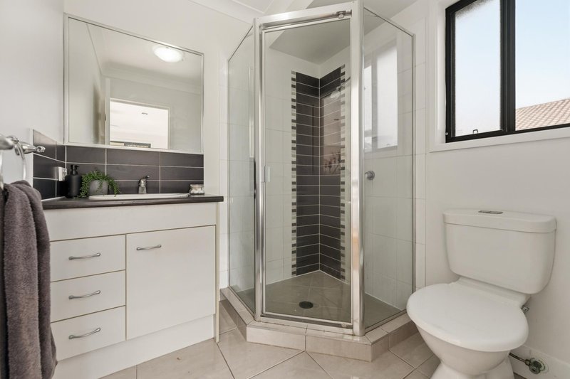 Photo - 9 Tribeca Place, Eagleby QLD 4207 - Image 11