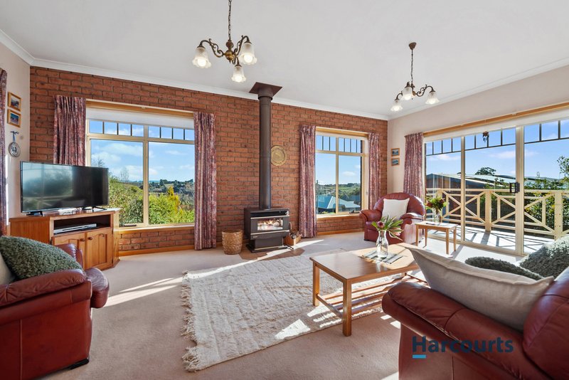 Photo - 9 Tucker Avenue, Devonport TAS 7310 - Image 3