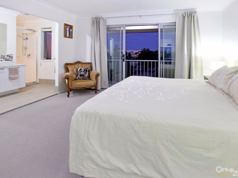 Photo - 9 Tulleen Place, Maroochydore QLD 4558 - Image 4