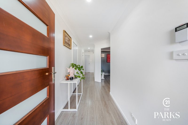 Photo - 9 Tuross Close, Prestons NSW 2170 - Image 3