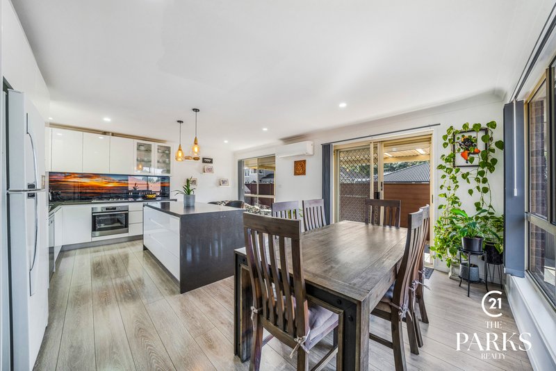 Photo - 9 Tuross Close, Prestons NSW 2170 - Image 5