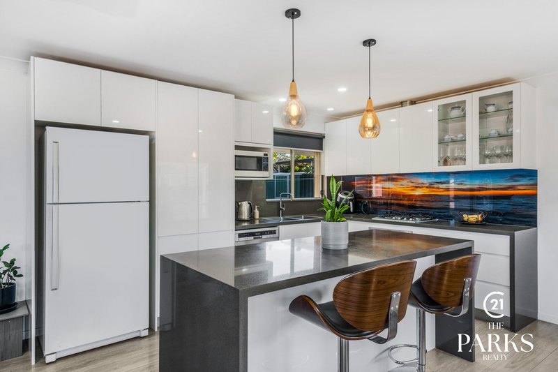 Photo - 9 Tuross Close, Prestons NSW 2170 - Image 6