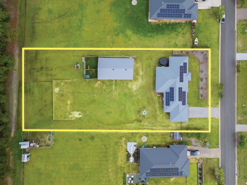 Photo - 9 Twin Oaks Court, Woodford QLD 4514 - Image 2