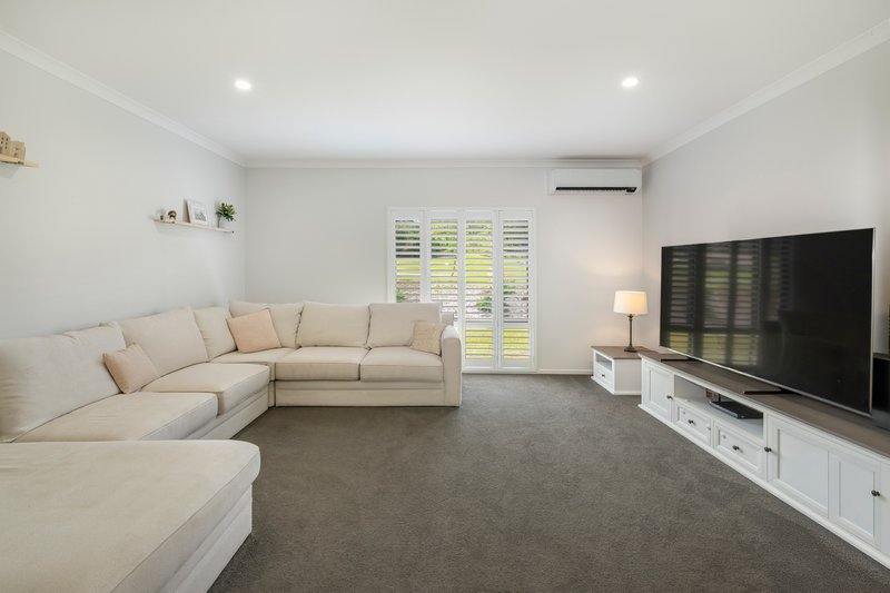 Photo - 9 Twin Oaks Court, Woodford QLD 4514 - Image 4