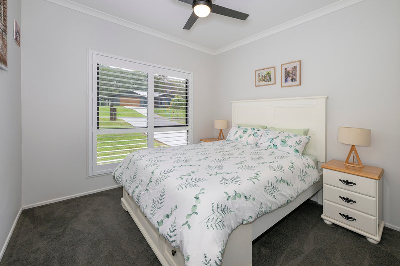 Photo - 9 Twin Oaks Court, Woodford QLD 4514 - Image 8