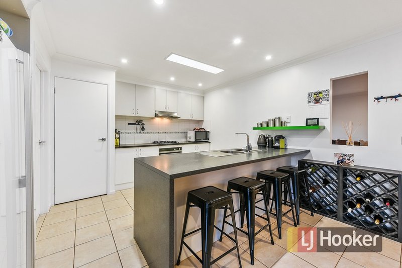 Photo - 9 Tyrone Avenue, Pakenham VIC 3810 - Image 2