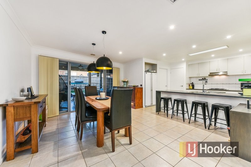 Photo - 9 Tyrone Avenue, Pakenham VIC 3810 - Image 5