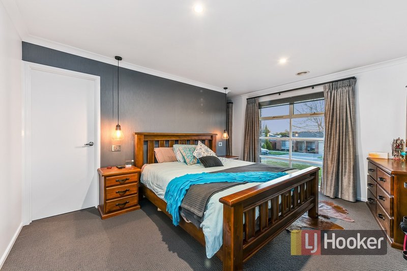 Photo - 9 Tyrone Avenue, Pakenham VIC 3810 - Image 10