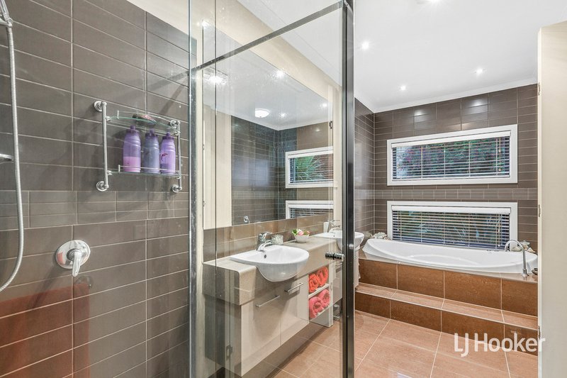 Photo - 9 Vasto Drive, Point Cook VIC 3030 - Image 10