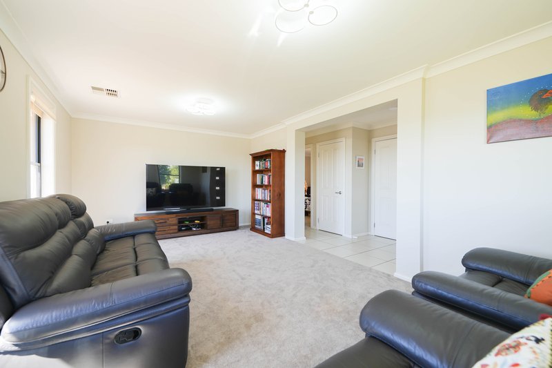 Photo - 9 Vaucluse Place, Parkes NSW 2870 - Image 6