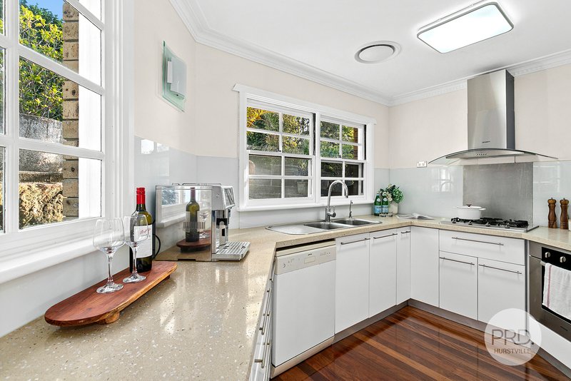 Photo - 9 Vaughan Street, Blakehurst NSW 2221 - Image 3