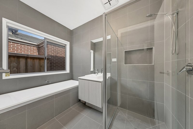 Photo - 9 Vere Way, Mickleham VIC 3064 - Image 9