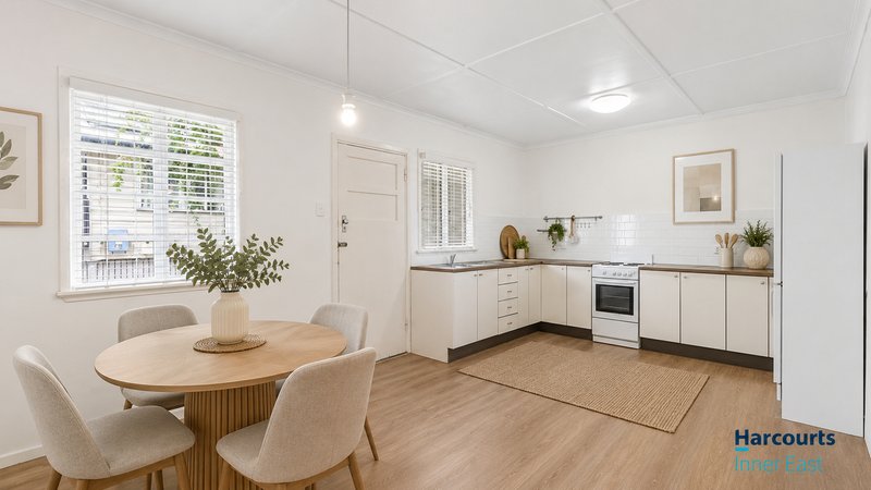 Photo - 9 Vickers Street, Carina Heights QLD 4152 - Image 3