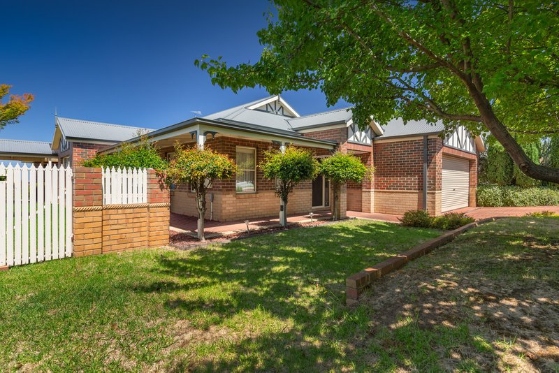 Photo - 9 Viewgrand Drive, Berwick VIC 3806 - Image 2