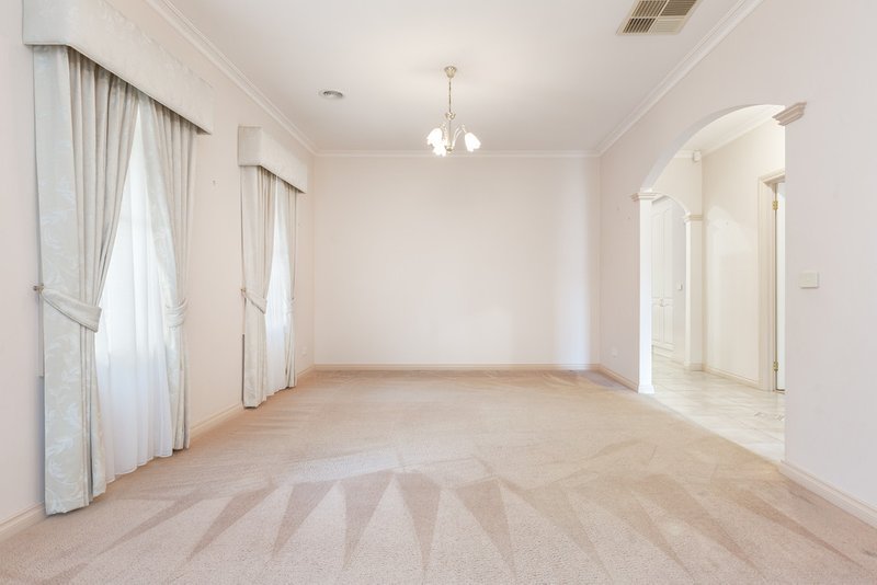 Photo - 9 Viewgrand Drive, Berwick VIC 3806 - Image 5