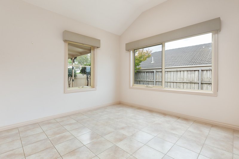 Photo - 9 Viewgrand Drive, Berwick VIC 3806 - Image 11