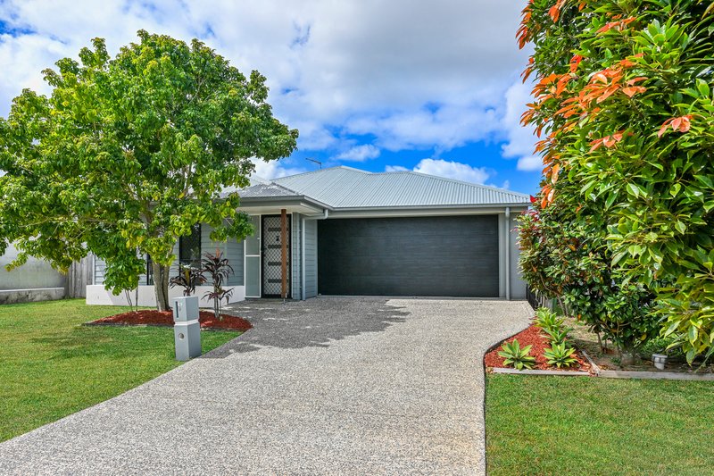 Photo - 9 Village Boulevard, Pimpama QLD 4209 - Image 1