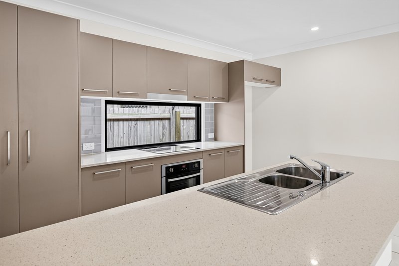 Photo - 9 Village Boulevard, Pimpama QLD 4209 - Image 5