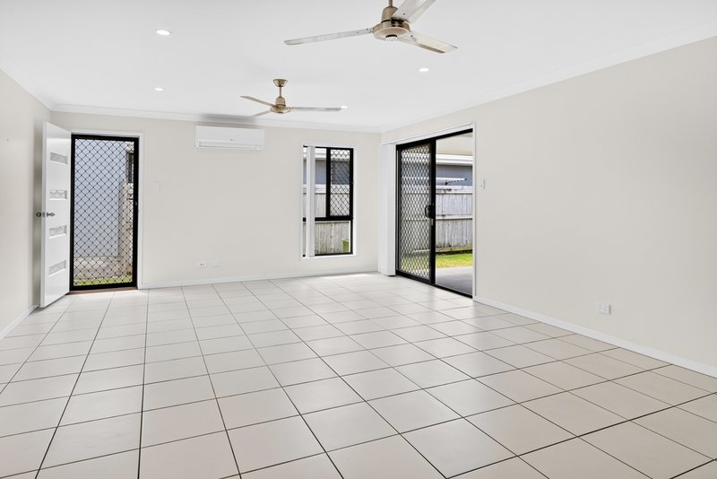 Photo - 9 Village Boulevard, Pimpama QLD 4209 - Image 12