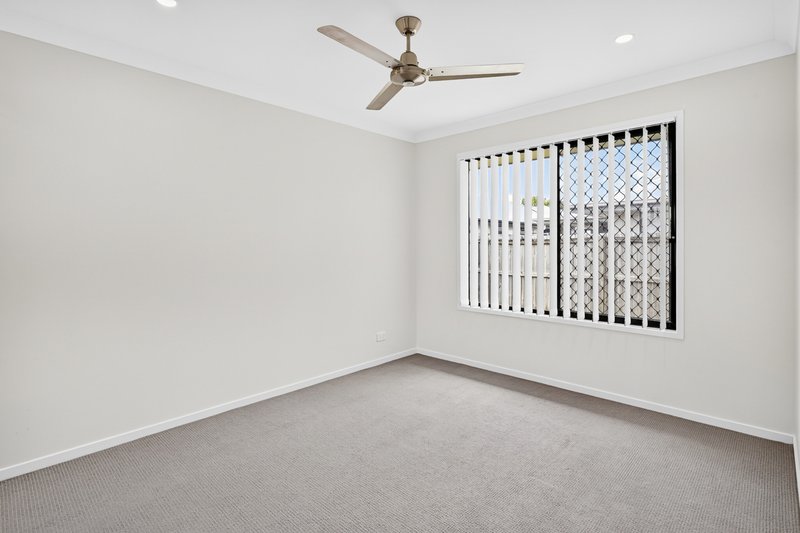 Photo - 9 Village Boulevard, Pimpama QLD 4209 - Image 17