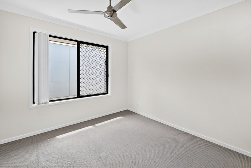 Photo - 9 Village Boulevard, Pimpama QLD 4209 - Image 18