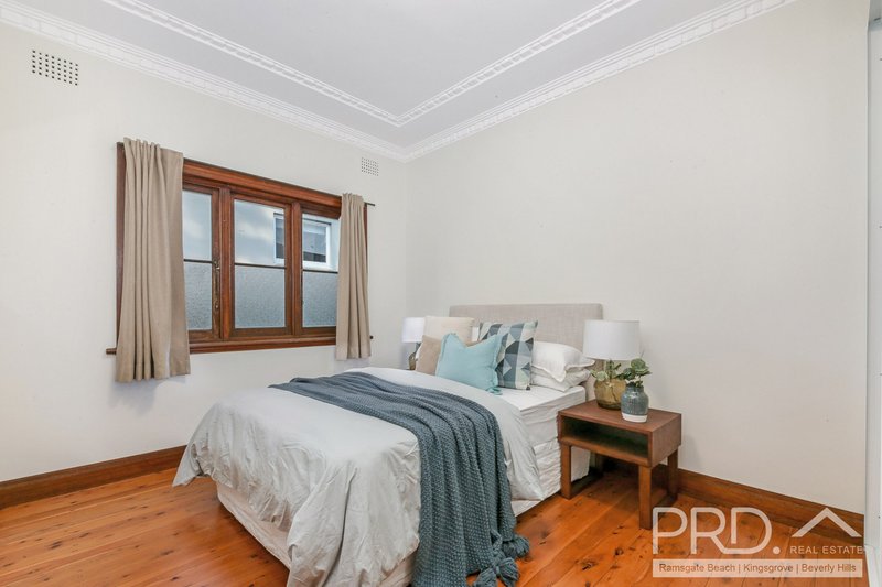 Photo - 9 Vivienne Street, Kingsgrove NSW 2208 - Image 9