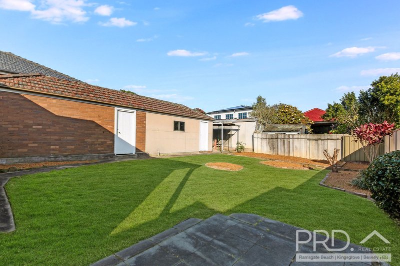 Photo - 9 Vivienne Street, Kingsgrove NSW 2208 - Image 11