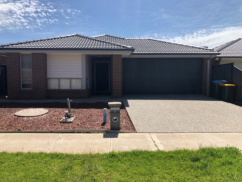 Photo - 9 Waimea Crescent, Tarneit VIC 3029 - Image 1