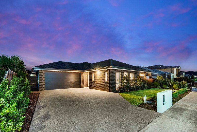 9 Wakefield Road, Taylors Hill VIC 3037