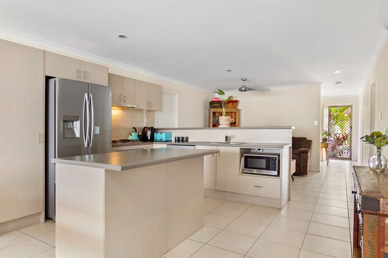 Photo - 9 Walkers Road, Everton Hills QLD 4053 - Image 2