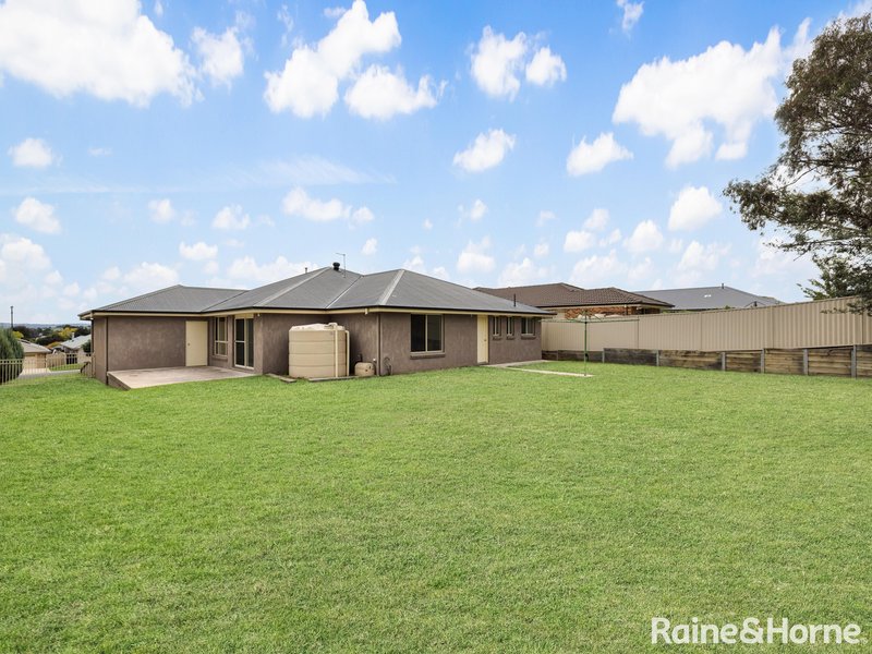 Photo - 9 Walpole Close, Kelso NSW 2795 - Image 16