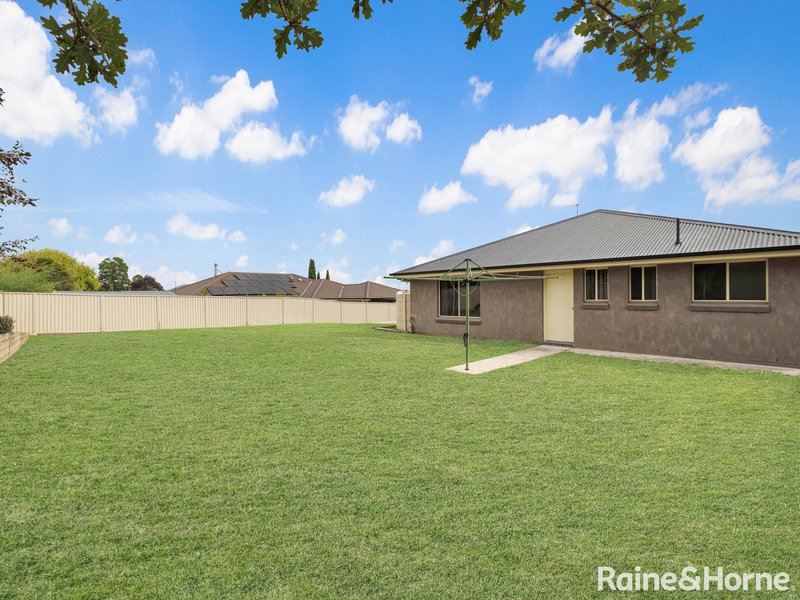 Photo - 9 Walpole Close, Kelso NSW 2795 - Image 17