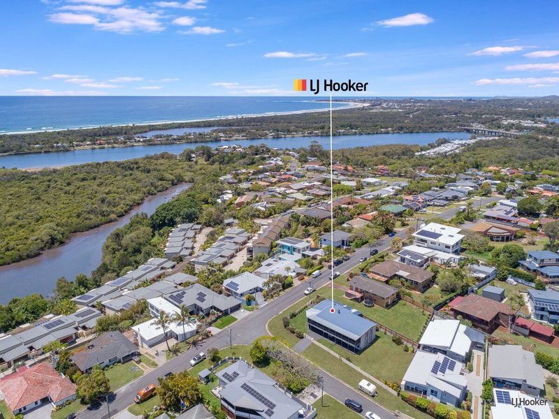 Photo - 9 Walter Crescent, Banora Point NSW 2486 - Image 6