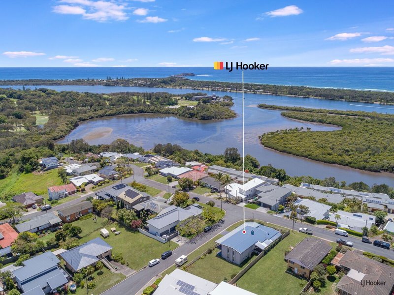 Photo - 9 Walter Crescent, Banora Point NSW 2486 - Image 23