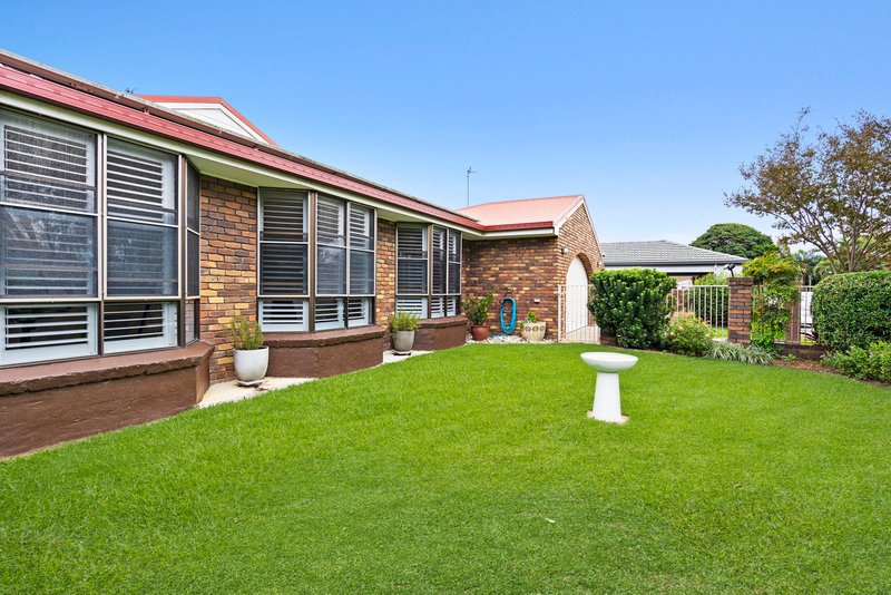 Photo - 9 Wanneroo Court, Mermaid Waters QLD 4218 - Image 2