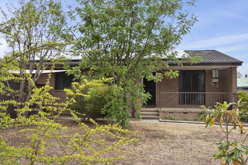 Photo - 9 Wardell Place, Kambah ACT 2902 - Image 2