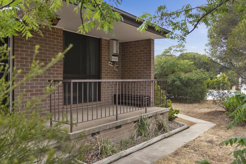 Photo - 9 Wardell Place, Kambah ACT 2902 - Image 3