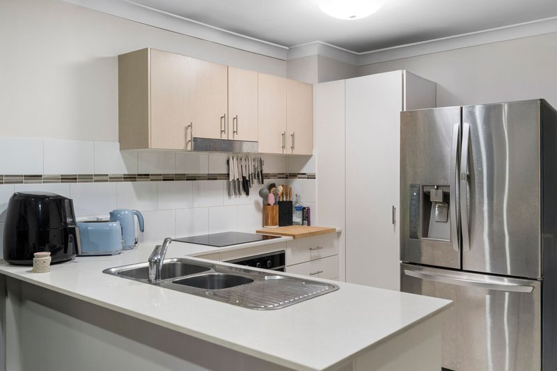 Photo - 9 Wattle Grove, Boronia Heights QLD 4124 - Image 11