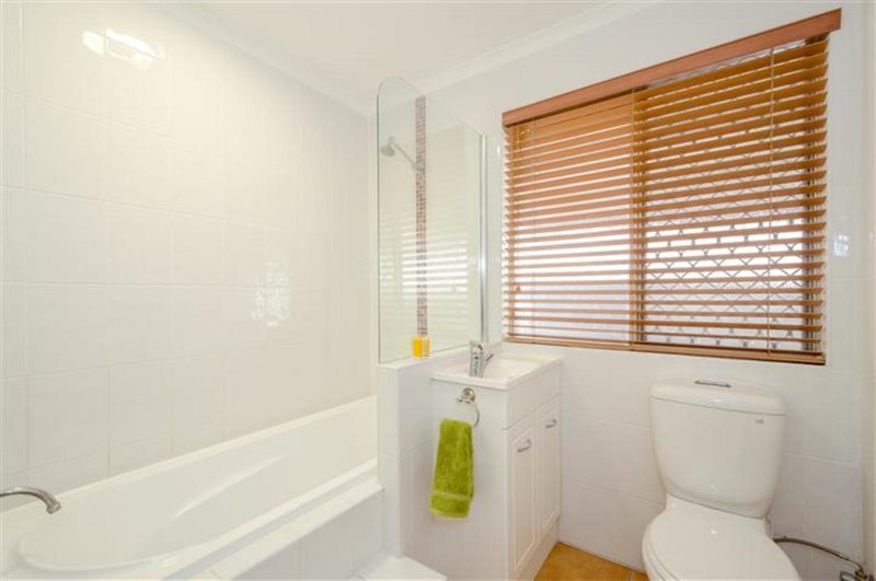 Photo - 9 Wattle Street, New Auckland QLD 4680 - Image 12