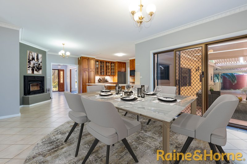 Photo - 9 Waverly Drive, Dubbo NSW 2830 - Image 3